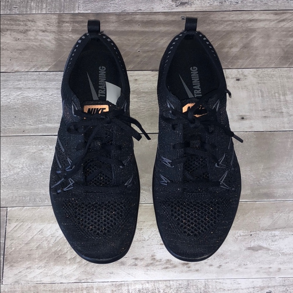 NIKE SNEAKERS